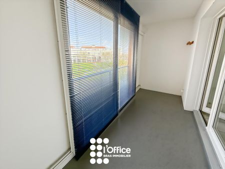 Location Appartement 3 pièces 45m² LES SABLES D OLONNE 85100 - Photo 4