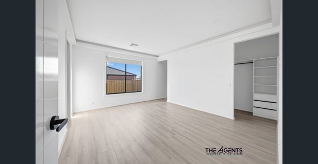 Modern Family Home - Double Masters with Multiple Living Zones. - Photo 1