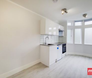 North End Road, London, NW11 - Photo 2