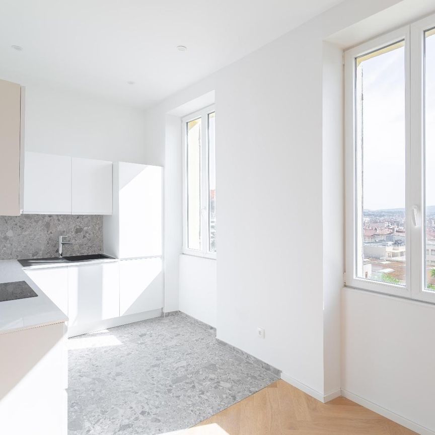 Location Appartement 3 pièces 79m² MARSEILLE 6ème - Photo 1