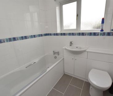 3 bedroom semi-detached house to rent - Photo 6