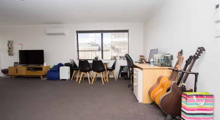 Sought-after location plus privacy! - Photo 2
