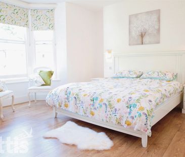 4 bedroom semi-detached house to rent - Photo 3