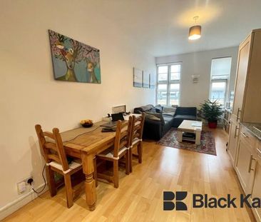 Superbly located larger than average duplex apartment - Photo 4