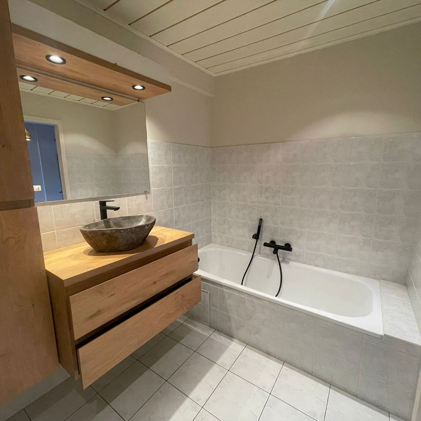 Gerenoveerd 2 slaapkamer appartement met zicht op de duinen - Photo 1