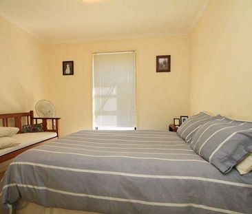 Unit 1/22 Mulqueeny Street - Photo 2