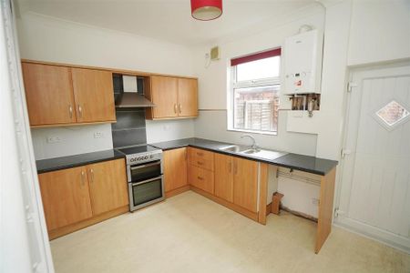 2 bedroom terraced house to rent - Photo 2