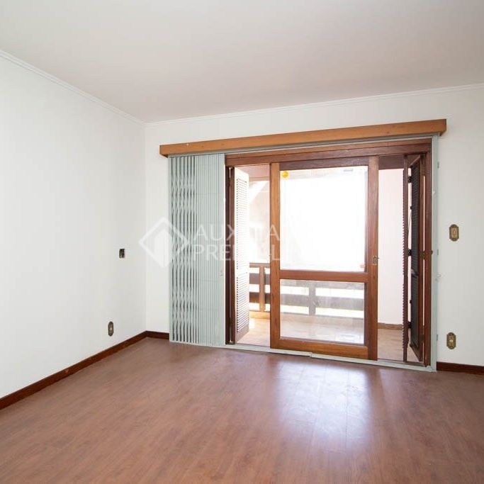 Casa com 5 quartos e 749m² para alugar em Ipanema, Porto Alegre. - Photo 1