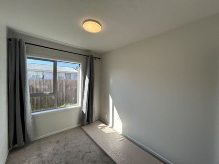 Home on Huxley - Photo 2