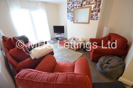 6 Bedroom Mid Terraced House for rent in Hartley Avenue - Photo 2