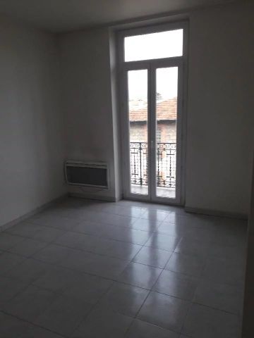 Location Appartement - Saint-Laurent-du-Var - Photo 3