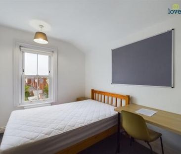 4 bedroom Terraced House To Let - Photo 1