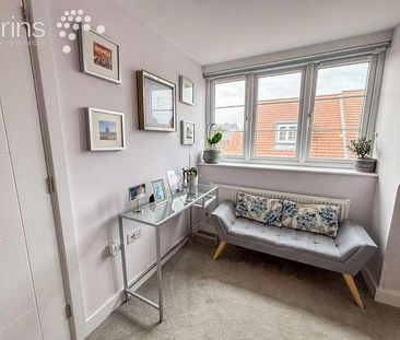 Louden Square, Earley, Reading, RG6 - Photo 1