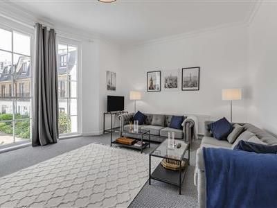 Parkland Gardens, SW19 - Photo 1