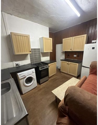 3 bedroom terraced house to rent - Photo 3