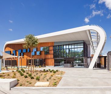 A Light-Filled Haven with Effortless Comfort and Style - Photo 4