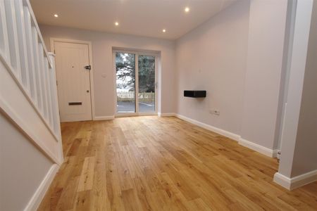 1 bedroom Terraced House to let - Photo 3