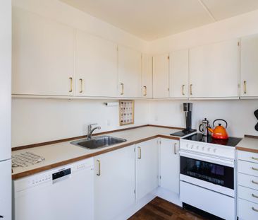Lys og moderne lejlighed på 75 m² med udsigt over vandet - Foto 1