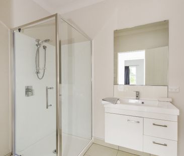 Modern Apartment in Papakura - Photo 5