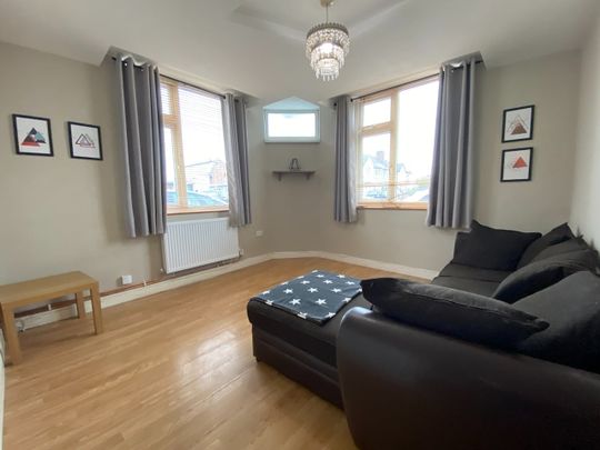 1 Bed Flat, Erith Road, LE2 - Photo 1