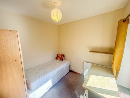 Stow Hill, Treforest, Pontpridd - Photo 2