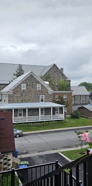 Logement à Louer Secteur Iberville - Photo 1