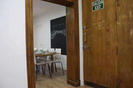 Room with double bed in Puerta del Sol - Photo 5