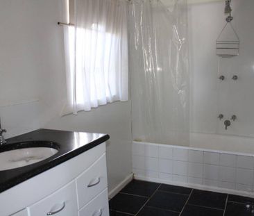 Quiet Surrounds - Photo 6