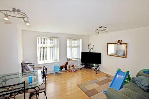 2 Bedroom Apartment to Rent in The Nurseries, Northampton, NN1 - Photo 1