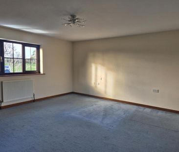 4 bedroom semi-detached house to rent - Photo 4