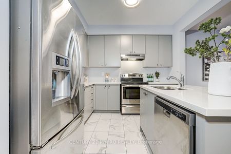 For Lease - 33 Mallery Street, Richmond Hill, Ontario - Photo 3