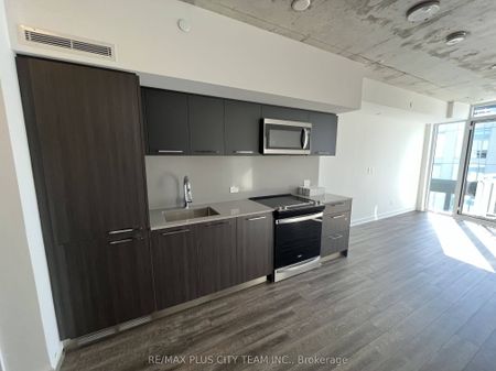Riverside Square Lofts 15-45 , #1402 - Photo 5