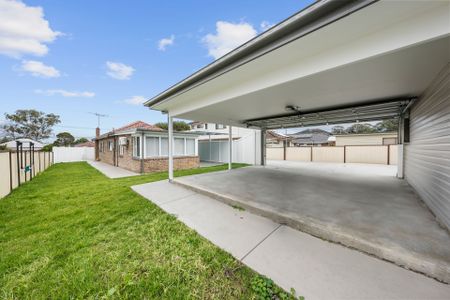 Renovated Family Home - Photo 3