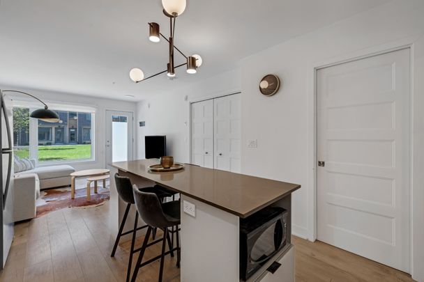 Appartement à louer à Longueuil (Saint-Hubert) - Photo 1