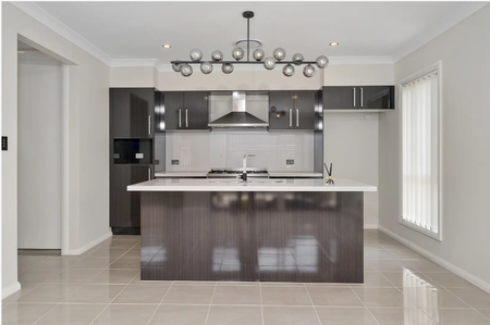 Premium Family Home - Ideal Location, Modern Features !! - Photo 2