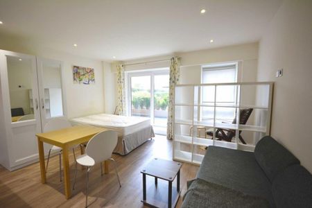 Studio to rent - Photo 2