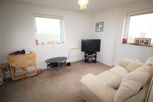 De Grey Road, Colchester - Photo 1