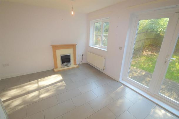 4 bedroom semi-detached house to rent - Photo 1