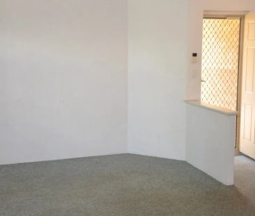 Low maintenance villa. - Photo 1