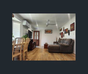 Modern 2 Bedroom Duplex with Pool & Secure Yard! - Photo 3