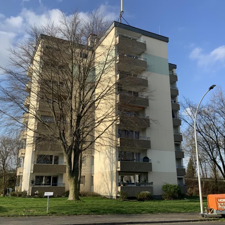 Wir renovieren für Sie! Große 2 Zimmerwohnung mit 2 Balkonen und mit barrierefreiem Zugang - Foto 1