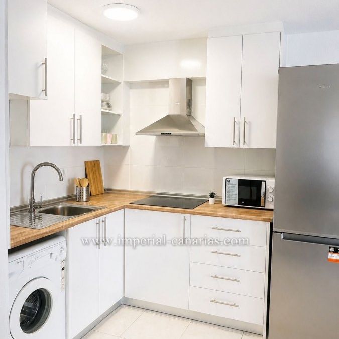 Encantador y moderno apartamento en alquiler al lado de la playa - Photo 1
