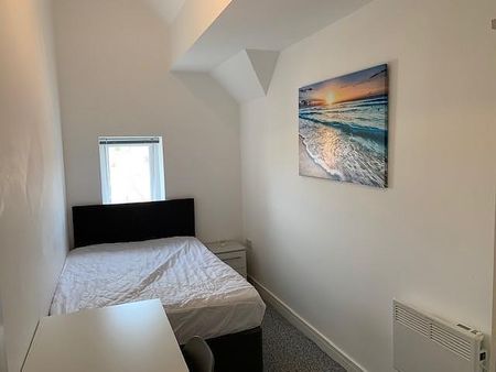 2 bedroom apartment to rent - Photo 4