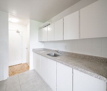 For Lease - 5 Glamorgan Avenue Unit# 510, Toronto, Ontario - Photo 2