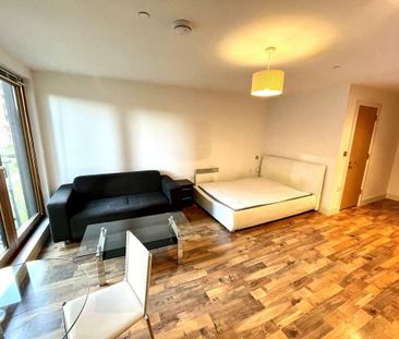 Studio to rent - Photo 1