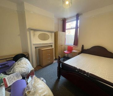 4 bedroom terraced house to rent - Photo 4