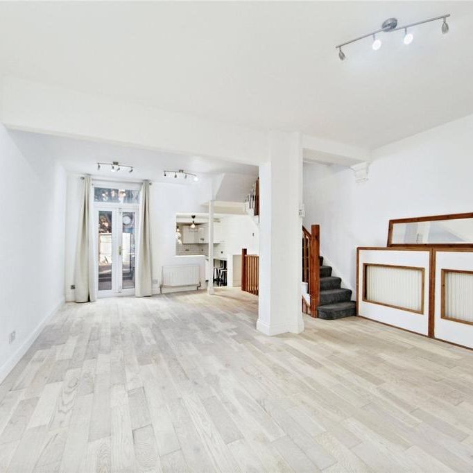 3 bedroom terraced house to rent - Photo 1