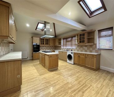 360, Oakwood Lane, Leeds, LS8 3LF - Photo 6
