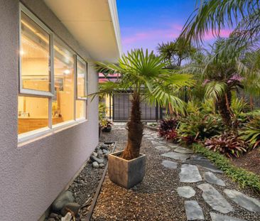 Peaceful & Private Living in Hobsonville - Photo 2