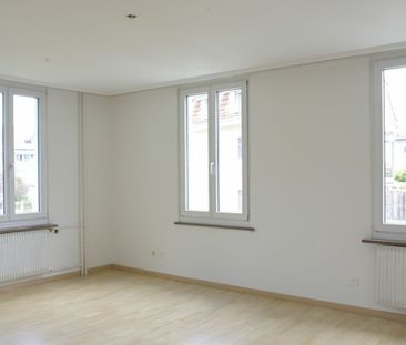 Renovated 4.5-room apartment on the 1st floor close to the train st... - Foto 3